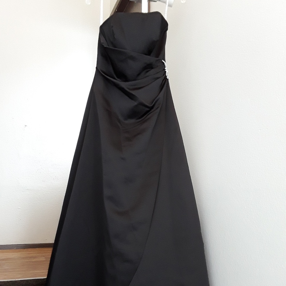 BLACK PROM DRESS